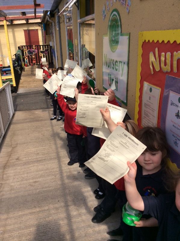 Minibeast Hunt Nursery and Year 6 Buddies!